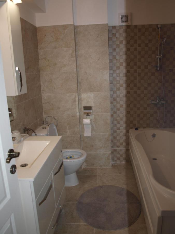 Amavera Apartment Тыргу-Жиу Экстерьер фото